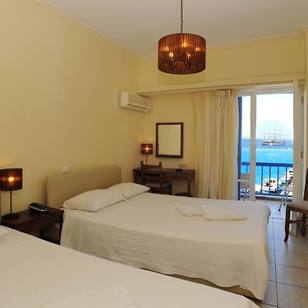 Delfinia Hotell Tínos Rum bild