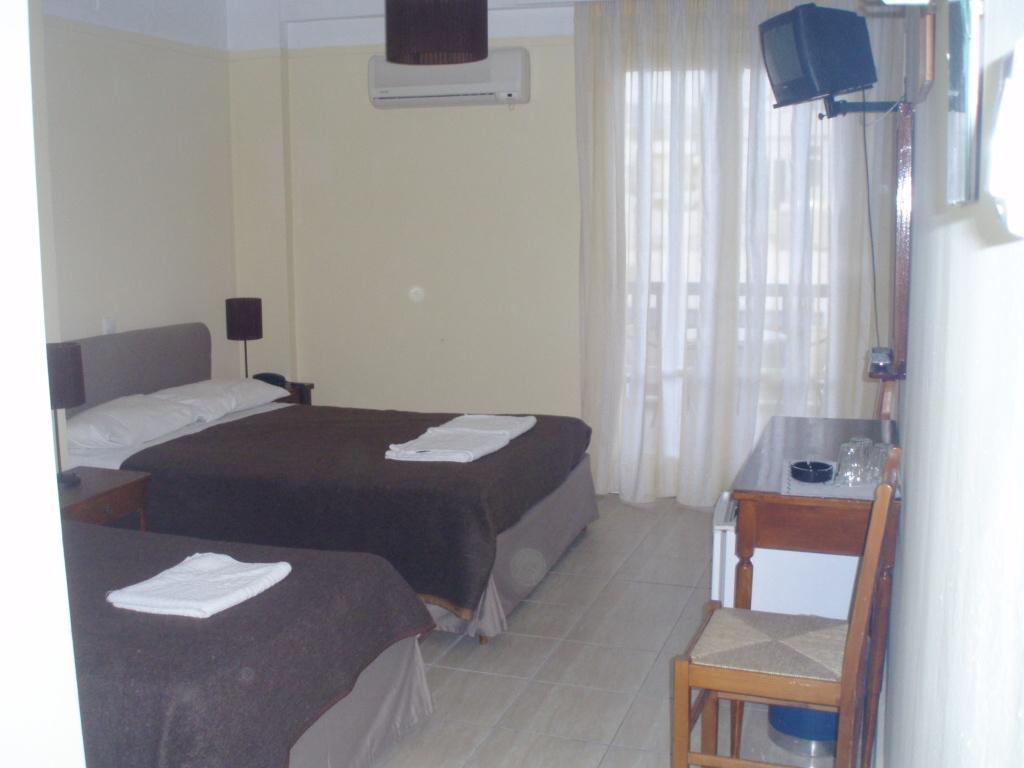 Delfinia Hotell Tínos Rum bild