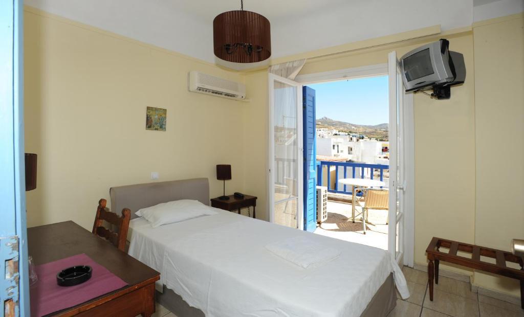 Delfinia Hotell Tínos Rum bild